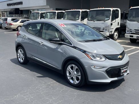 Used 2019 Chevrolet Bolt LT FWD image 3