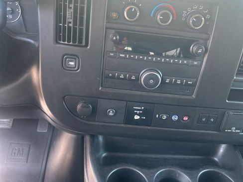 Used 2019 Chevrolet Express 3500 LT w/ LT Preferred Equipment Group RWD image 2