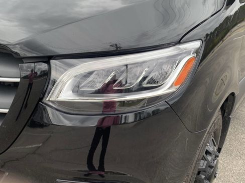 Used 2024 Mercedes-Benz Sprinter 3500 image 19