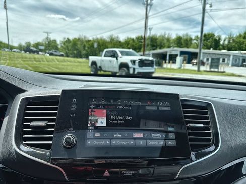 Used 2019 Honda Pilot Touring image 23