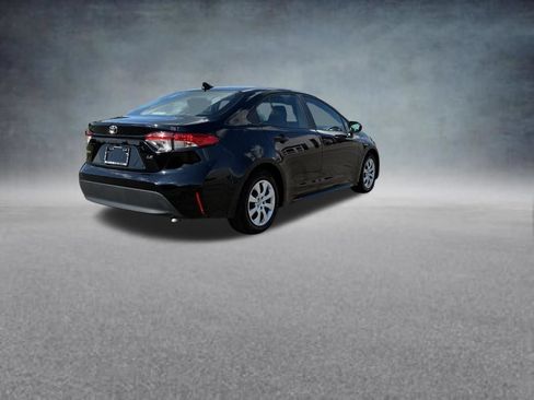 Used 2024 Toyota Corolla LE FWD image 5