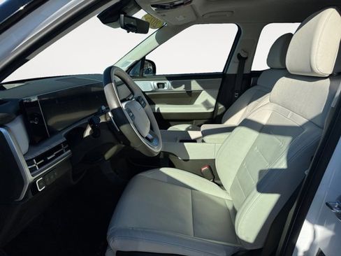 Used 2025 Hyundai Santa Fe Calligraphy image 9