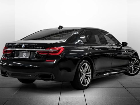 Used 2018 BMW 750i image 9