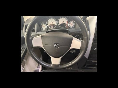 Used 2010 Dodge Grand Caravan SXT w/ Entertainment Group 2 FWD image 14
