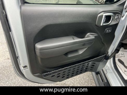 Used 2023 Jeep Wrangler Unlimited Rubicon w/ LED Lighting Group image 10