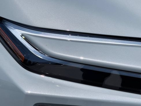 New 2026 Toyota C-HR AWD/4WD image 32