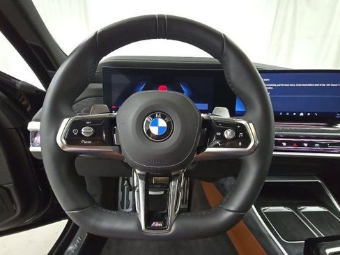 Used 2023 BMW 760i xDrive AWD/4WD image 3