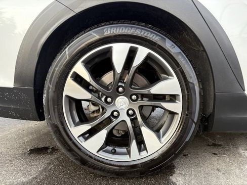 Used 2019 Buick Regal Essence w/ Driver Confidence Package I image 15