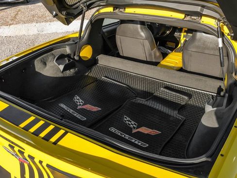 Used 2006 Chevrolet Corvette Coupe image 46