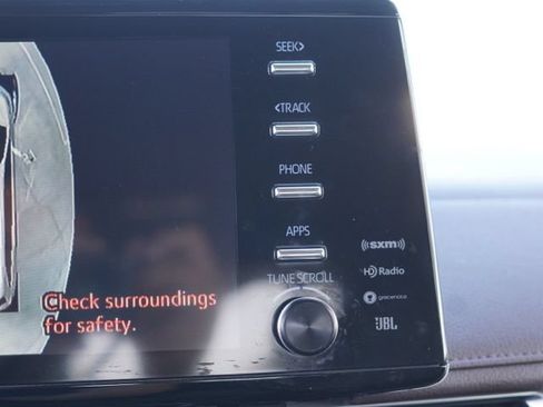 Used 2024 Toyota Sienna Platinum FWD image 28