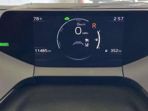 Used 2025 Toyota Prius LE FWD image 29