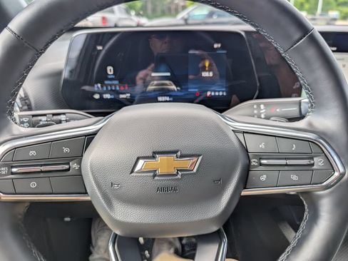 Used 2026 Chevrolet Equinox LT w/ LPO, Floor Liner Package AWD/4WD image 23