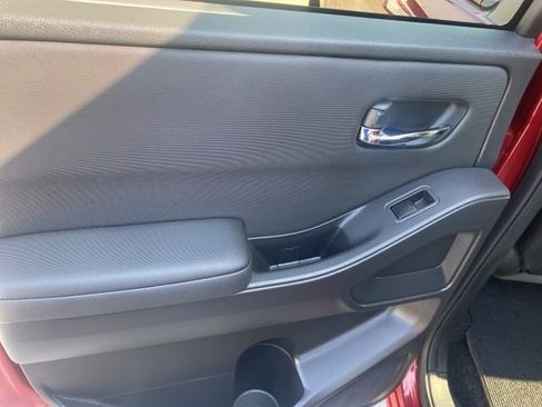 Used 2024 Nissan Frontier SL w/ Technology Package image 12