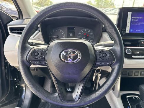 Used 2025 Toyota Corolla Cross L FWD image 26