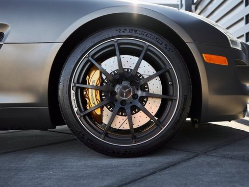 Used 2012 Mercedes-Benz SLS AMG Coupe image 30