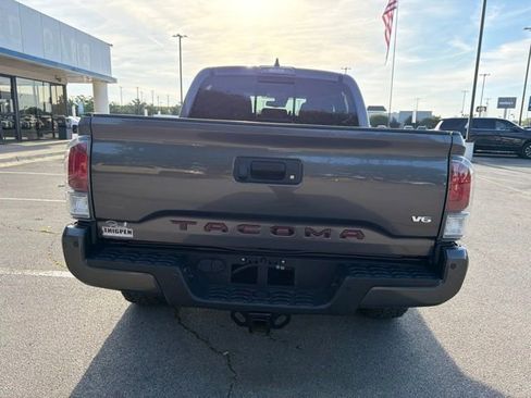Used 2021 Toyota Tacoma TRD Off-Road w/ Technology Package AWD/4WD image 5