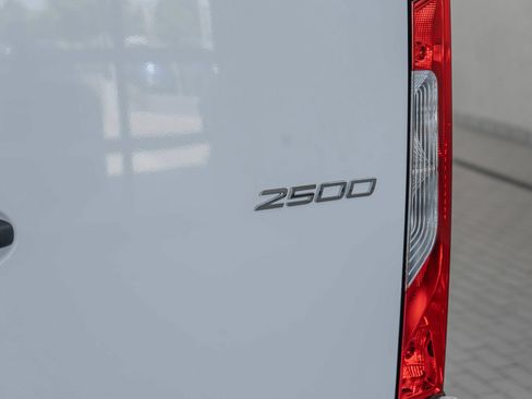 Used 2025 Mercedes-Benz Sprinter 2500 image 24