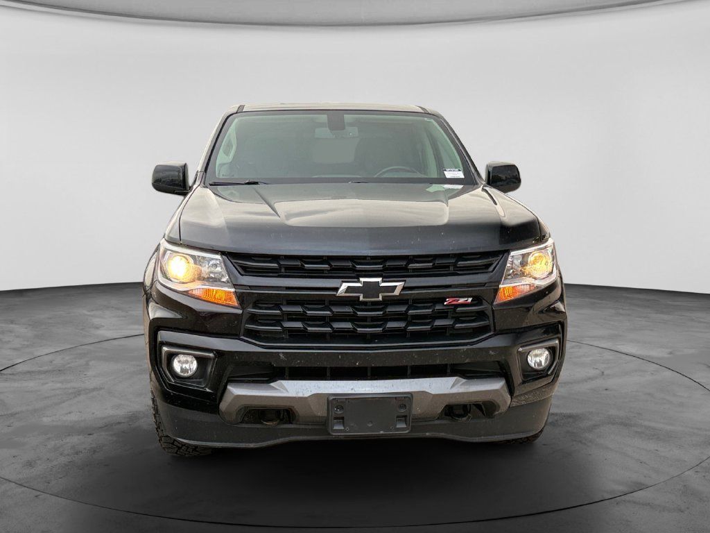 Used 2022 Chevrolet Colorado Z71 w/ Z71 Midnight Edition AWD/4WD image 3