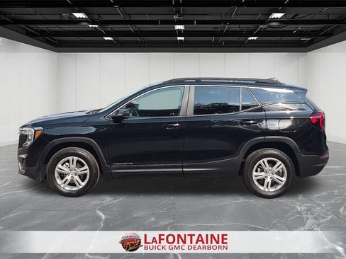 Used 2024 GMC Terrain SLE w/ Driver Convenience Package AWD/4WD image 2