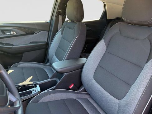 Used 2023 Chevrolet TrailBlazer LT FWD image 21