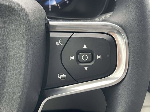 Certified 2023 Volvo XC40 B5 Ultimate w/ Climate Package image 22