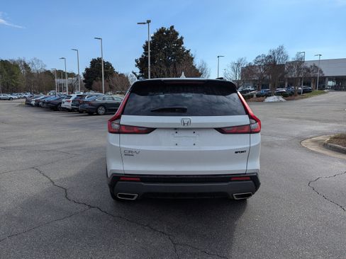 Used 2025 Honda CR-V Sport image 6
