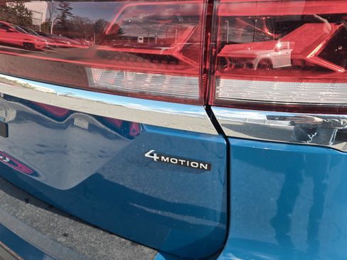 Certified 2025 Volkswagen Atlas SE image 12