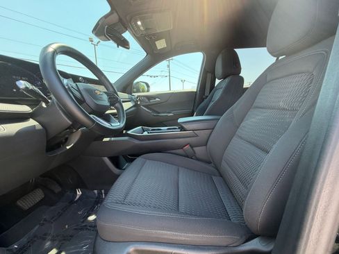 Used 2025 Chevrolet Equinox LT FWD image 37