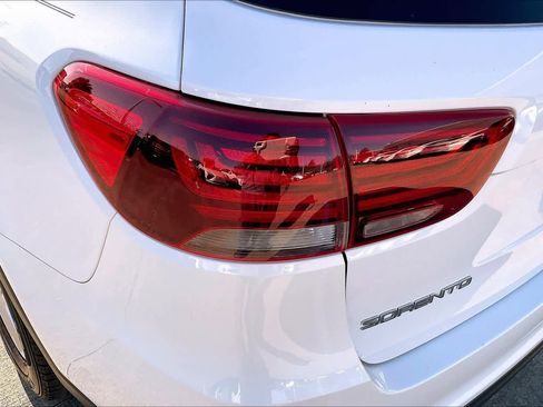 Used 2020 Kia Sorento L image 28