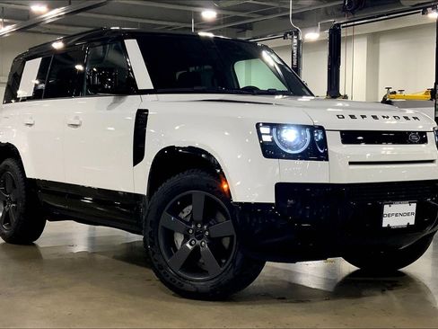 New 2026 Land Rover Defender 110 X-Dynamic SE image 2