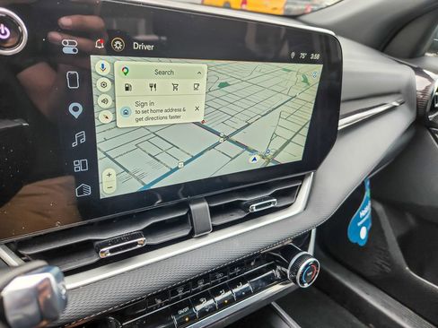 Used 2025 Chevrolet Equinox LT image 12