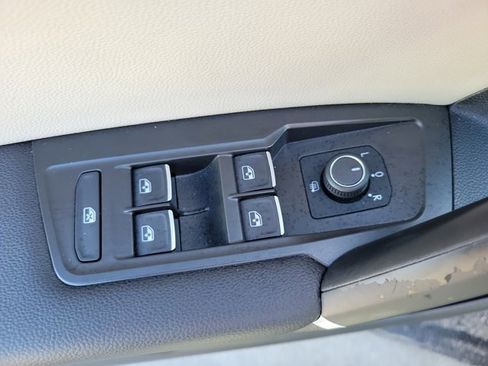 Certified 2020 Volkswagen Tiguan SE image 22