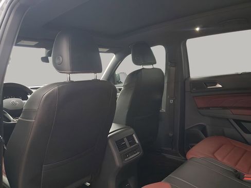 Used 2023 Volkswagen Atlas Cross Sport SEL Premium R-Line image 18