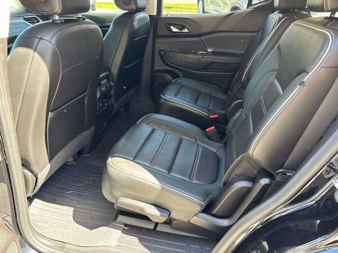 Used 2022 GMC Acadia Denali w/ Denali Ultimate Package AWD/4WD image 10