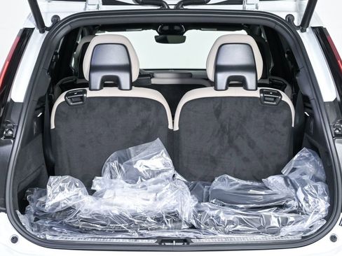 New 2026 Volvo XC90 T8 Plus w/ Protection Package AWD/4WD image 32