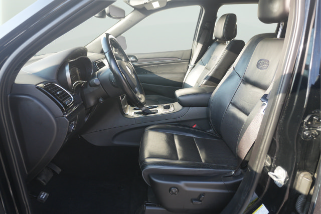 Used 2020 Jeep Grand Cherokee Overland AWD/4WD image 8