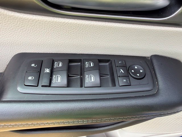 Used 2019 Chrysler Pacifica Limited FWD image 30