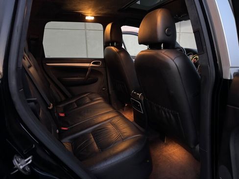 Used 2006 Porsche Cayenne Turbo image 23