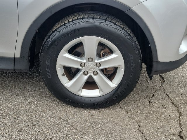 Used 2013 Toyota RAV4 XLE AWD/4WD image 5
