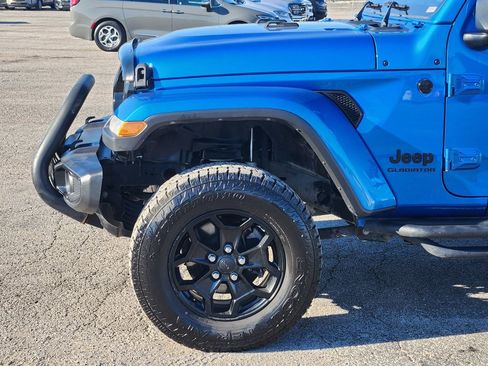 Used 2021 Jeep Gladiator Willys image 8
