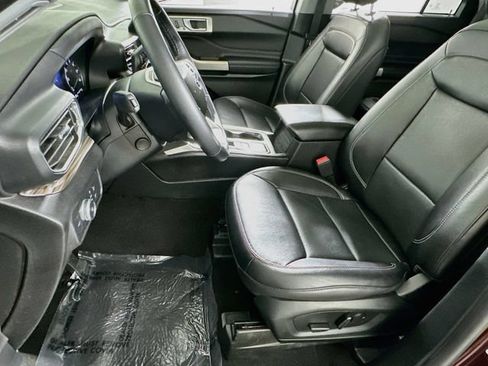 Used 2022 Ford Explorer Limited w/ Equipment Group 301A RWD image 9