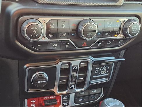 Used 2022 Jeep Wrangler Unlimited Rubicon w/ Trailer Tow Package image 17