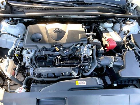 Used 2022 Toyota Camry SE image 10