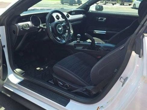Used 2017 Ford Mustang GT RWD image 8