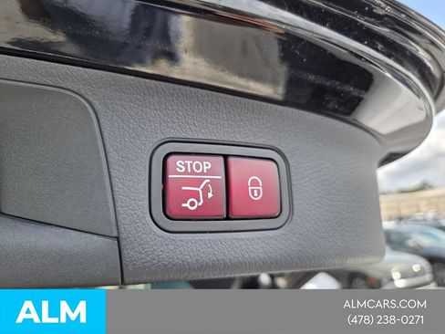 Used 2025 Mercedes-Benz GLA 250 image 12