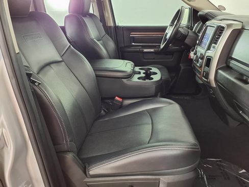 Used 2018 RAM 1500 Laramie RWD image 9
