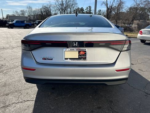 Used 2025 Honda Accord SE image 7