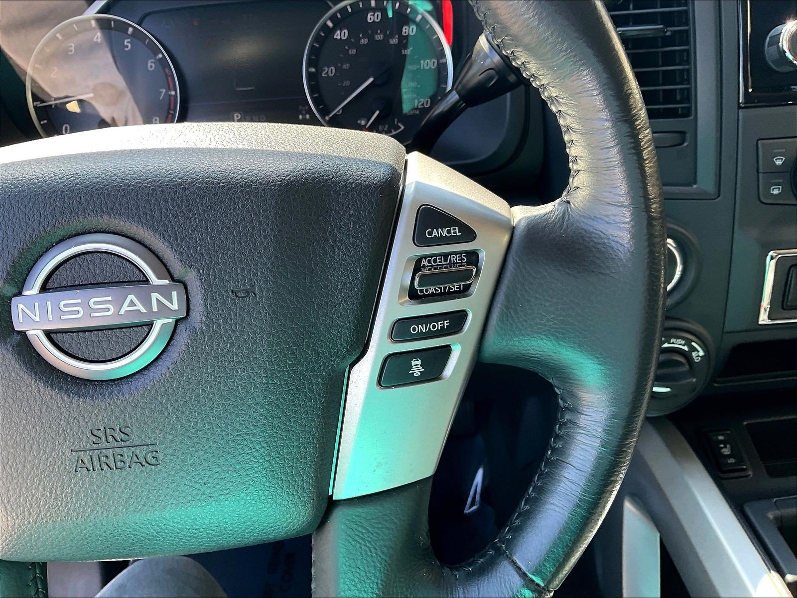 Certified 2024 Nissan Titan SV w/ SV Convenience Package AWD/4WD image 15
