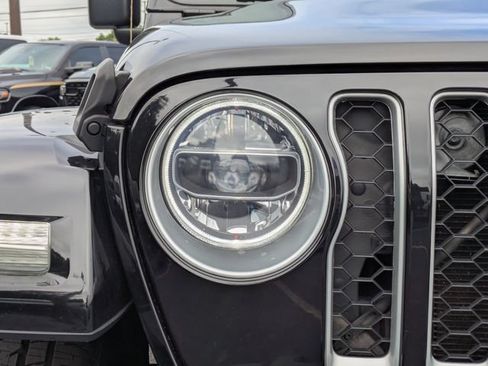 Used 2022 Jeep Wrangler Unlimited Sahara w/ Cold Weather Group AWD/4WD image 8