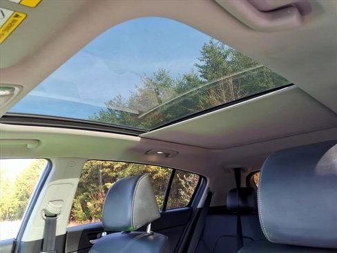 Used 2017 Kia Sportage EX w/ EX Premium Package image 12